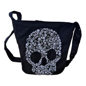 🎁 Edgy Skull Print Shoulder Bag – FREE with Purchase